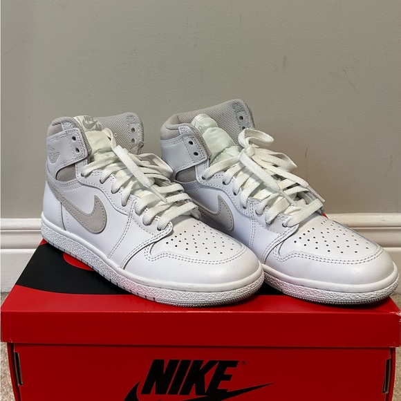 Nike Air Jordan 1 HI 85 in White and Neutral Gray - Picture 3 of 6
